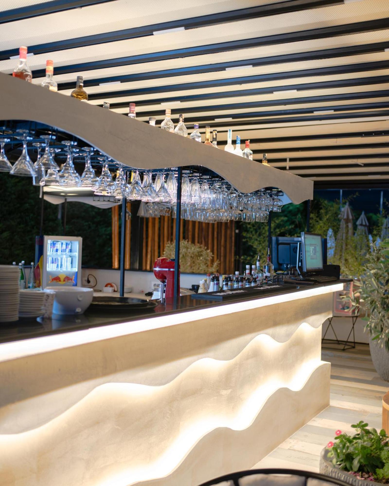 Nuevo Deluxe Hotel Shengjin Exterior photo